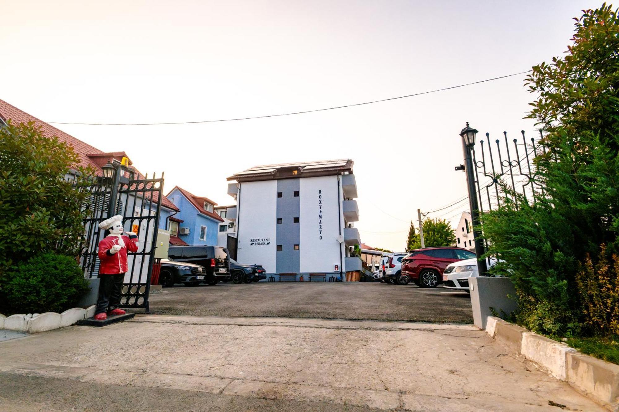 Hotel Roxy&Maryo- Restaurant -Terasa- Loc de joaca pentru copii -Parcare gratuita Eforie Nord Exterior foto