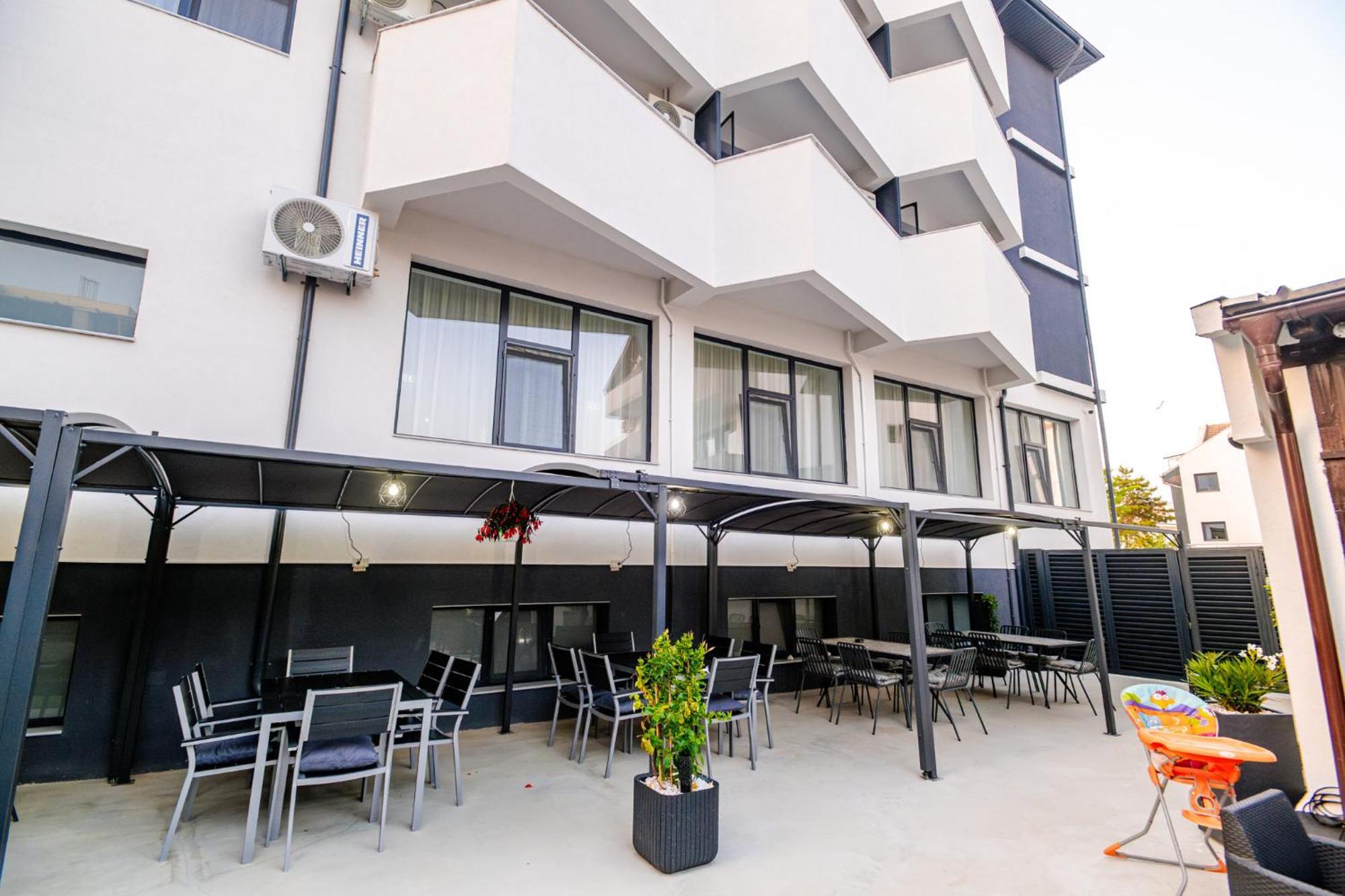Hotel Roxy&Maryo- Restaurant -Terasa- Loc de joaca pentru copii -Parcare gratuita Eforie Nord Exterior foto