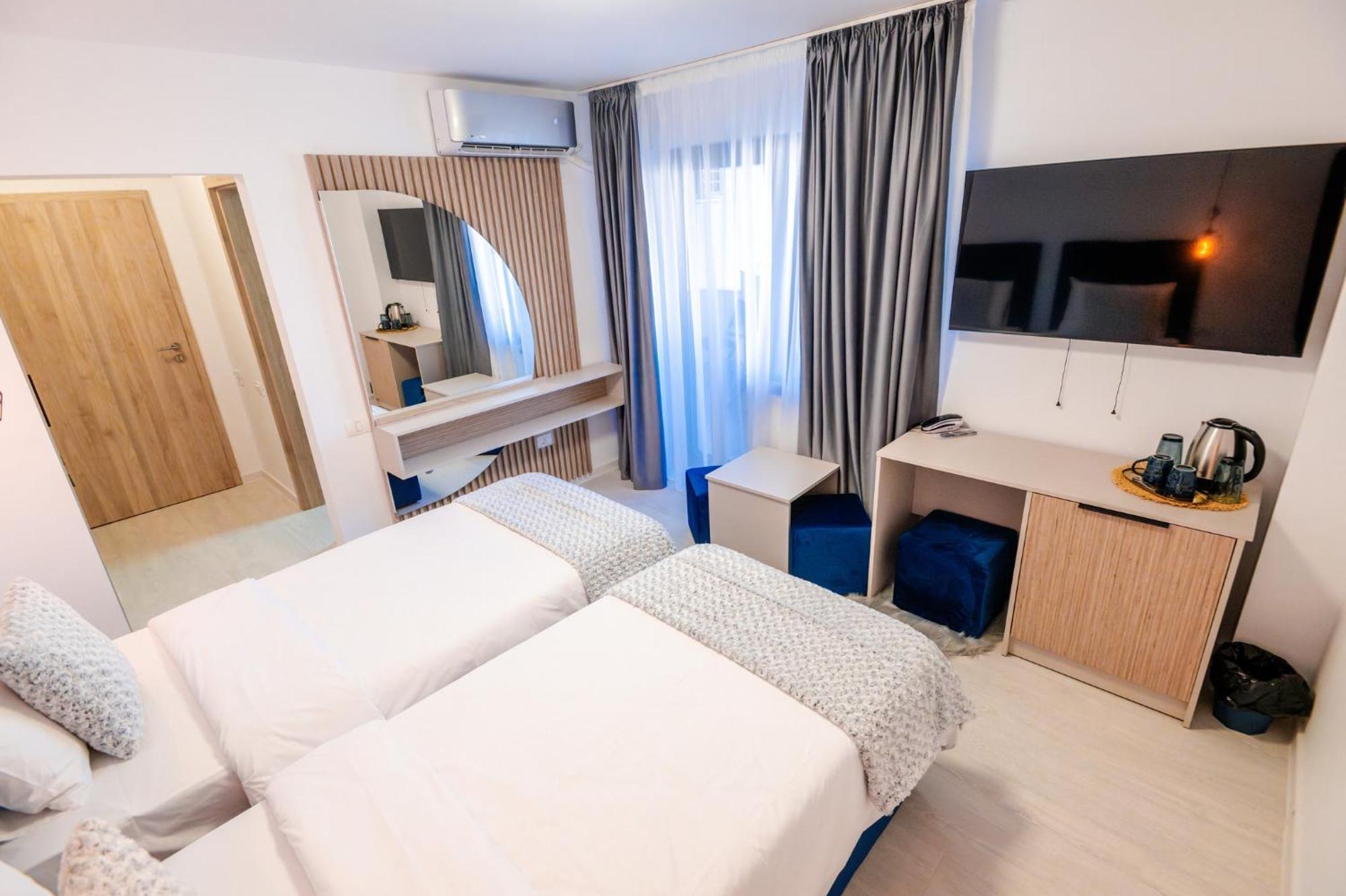 Hotel Roxy&Maryo- Restaurant -Terasa- Loc de joaca pentru copii -Parcare gratuita Eforie Nord Exterior foto