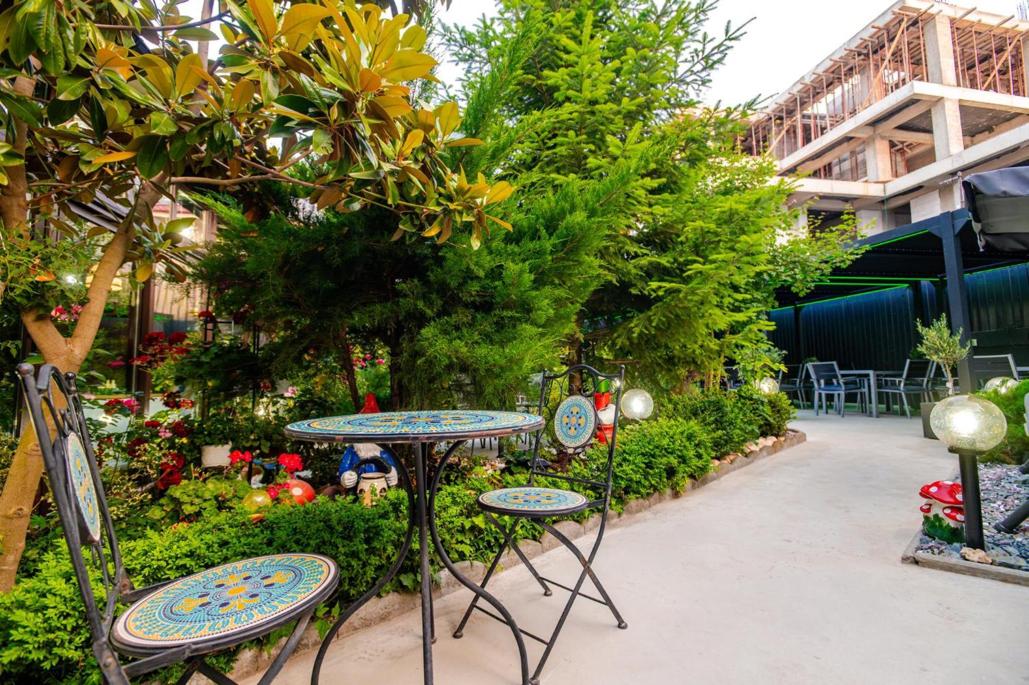 Hotel Roxy&Maryo- Restaurant -Terasa- Loc de joaca pentru copii -Parcare gratuita Eforie Nord Exterior foto