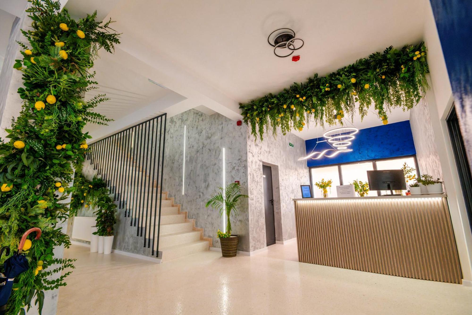Hotel Roxy&Maryo- Restaurant -Terasa- Loc de joaca pentru copii -Parcare gratuita Eforie Nord Exterior foto
