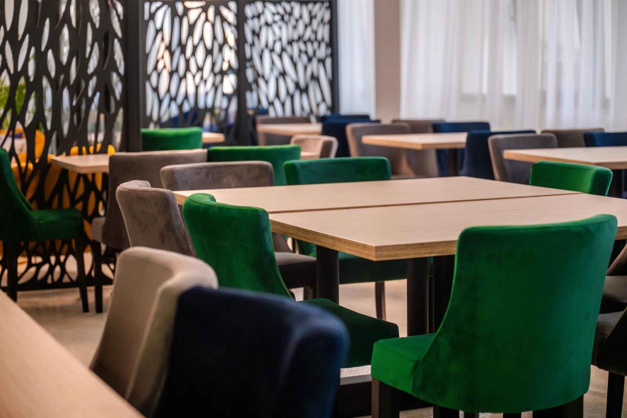 Hotel Roxy&Maryo- Restaurant -Terasa- Loc de joaca pentru copii -Parcare gratuita Eforie Nord Exterior foto