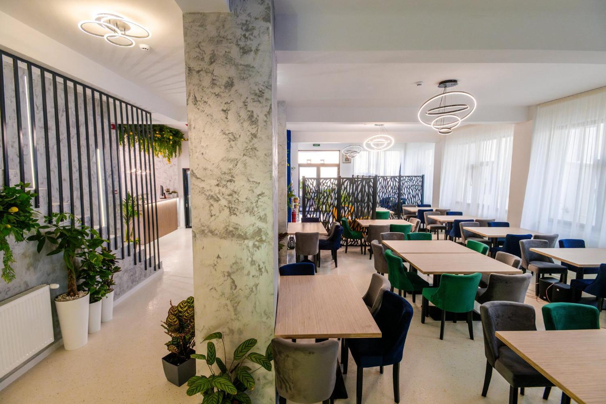 Hotel Roxy&Maryo- Restaurant -Terasa- Loc de joaca pentru copii -Parcare gratuita Eforie Nord Exterior foto